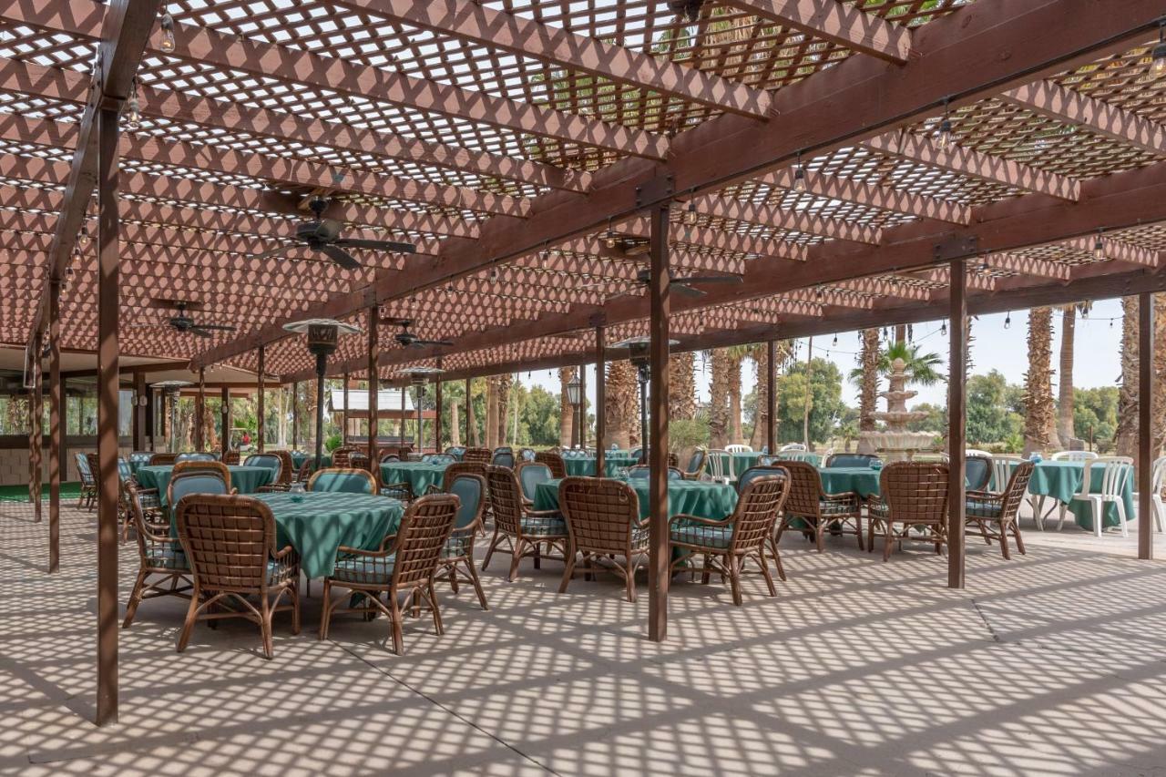 Ramada By Wyndham Holtville Екстериор снимка